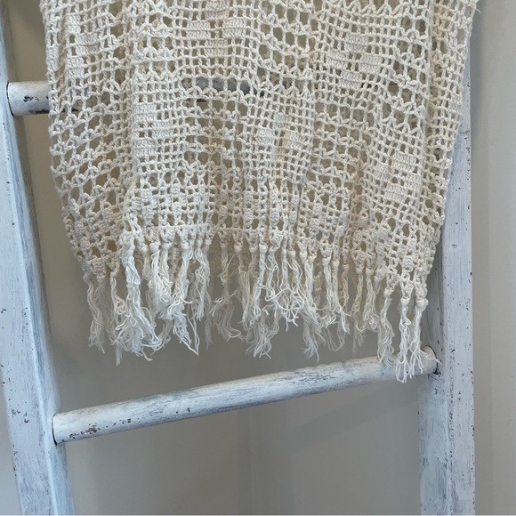 Crochet style coverup - Picture 3 of 6